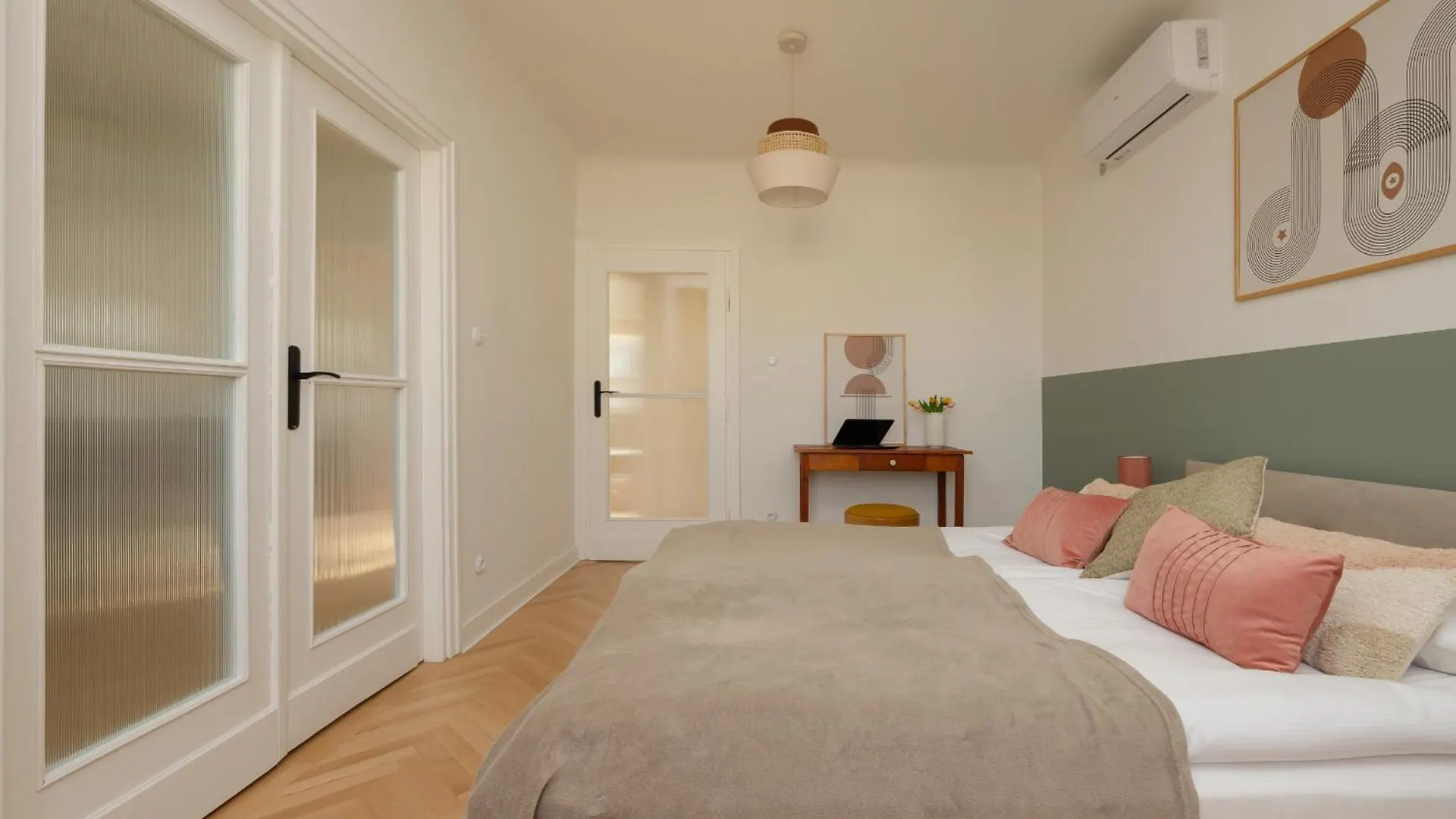 Apartment For 6 People Near Royal Baths Park By Renters Prestige Varsovia